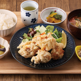 唐揚定食と油淋鶏定食